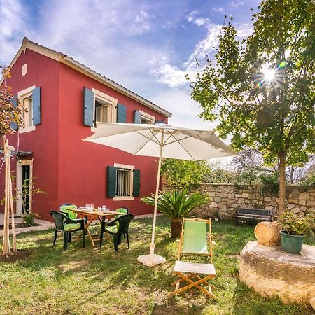 Traditional Rustic Maisonette By Konnect Agios Ioannis Peristerion Екстериор снимка