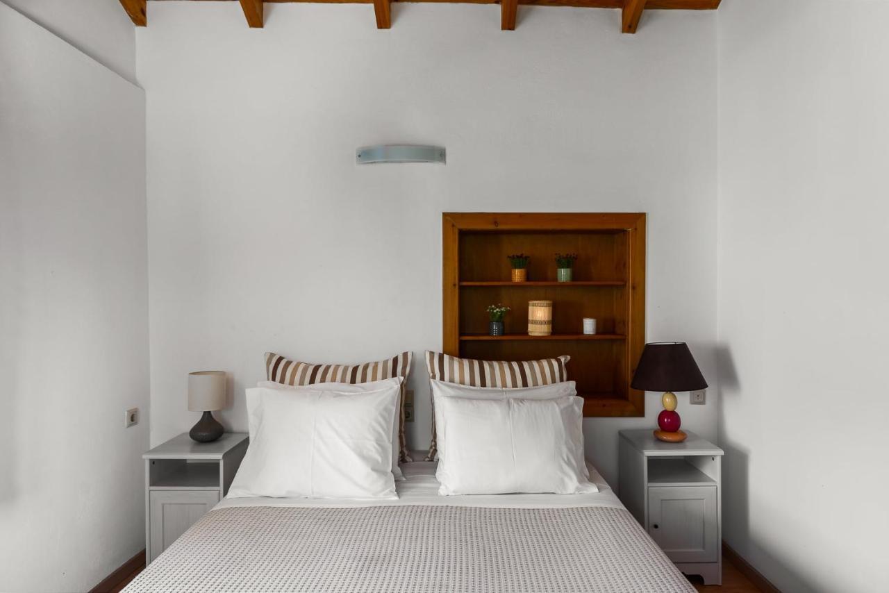 Traditional Rustic Maisonette By Konnect Agios Ioannis Peristerion Екстериор снимка